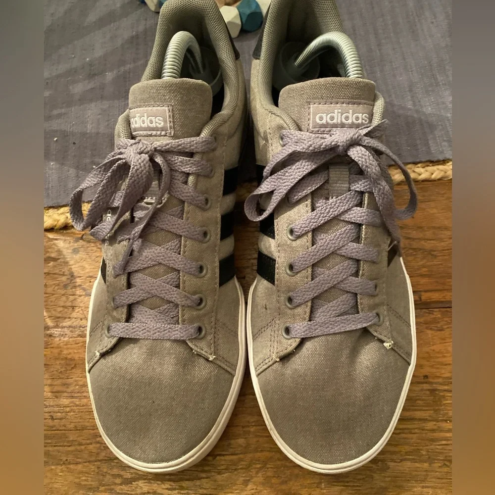 ADIDAS DAILY 3.0 SHOES. Mens Size‎ 9.5